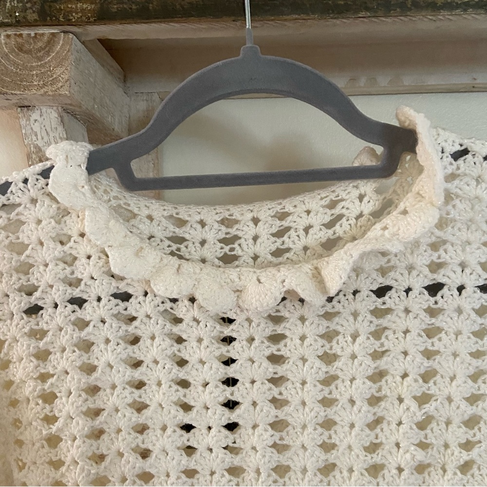 Vintage crochet handmade white ruffle neck sweater - Picture 3 of 5